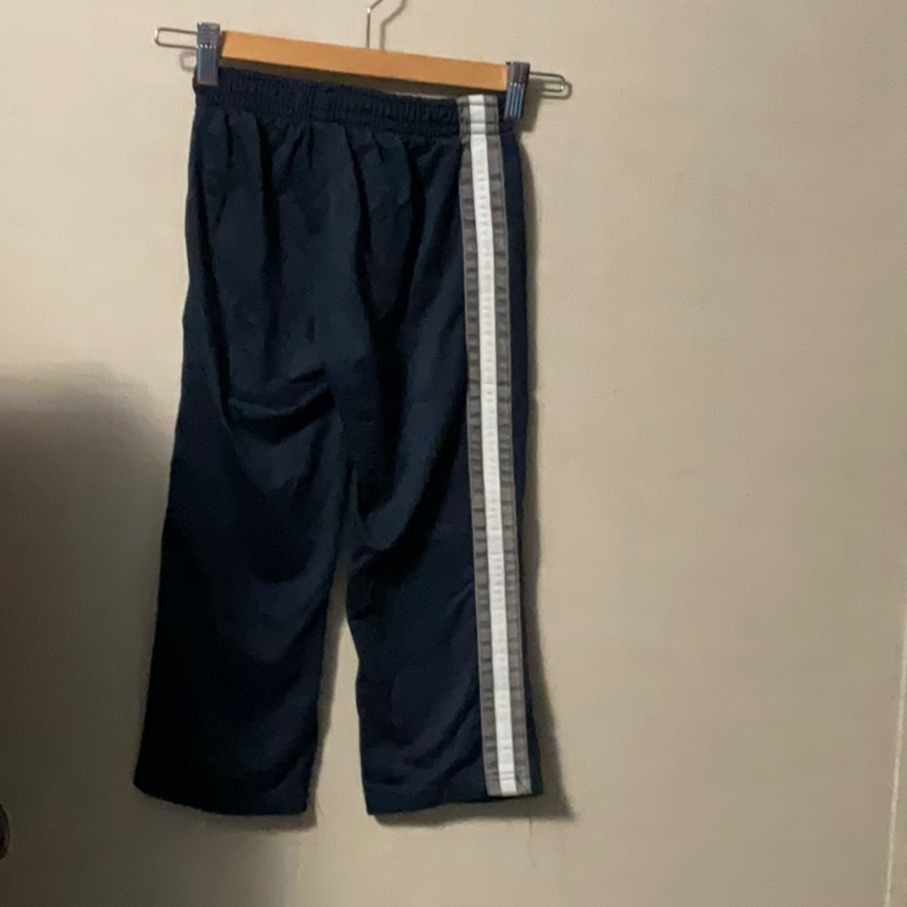 Gap - Picture 2 of 5